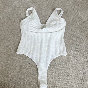 Astr the label White Textured Ribbed Bodysuit
